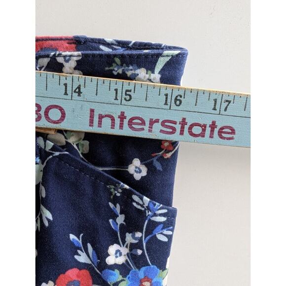 St Johns Bay Pants Womens 8 Blue Floral Lightweight Capris - Picture 3 of 10